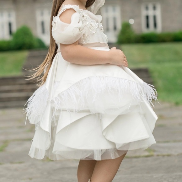 Petite Maison 2T Constanza White Dress with Champagne Bow - Picture 4 of 9